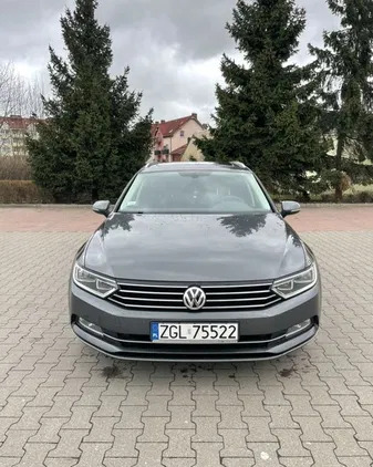 volkswagen passat nowogard Volkswagen Passat cena 53000 przebieg: 230545, rok produkcji 2016 z Nowogard